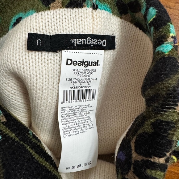 Desigual Women’s Animals Hat/ Beanie - Picture 3 of 4